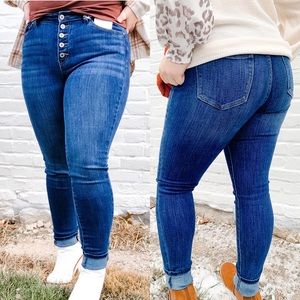 BNWT High Rise Butterfly Button Jeans